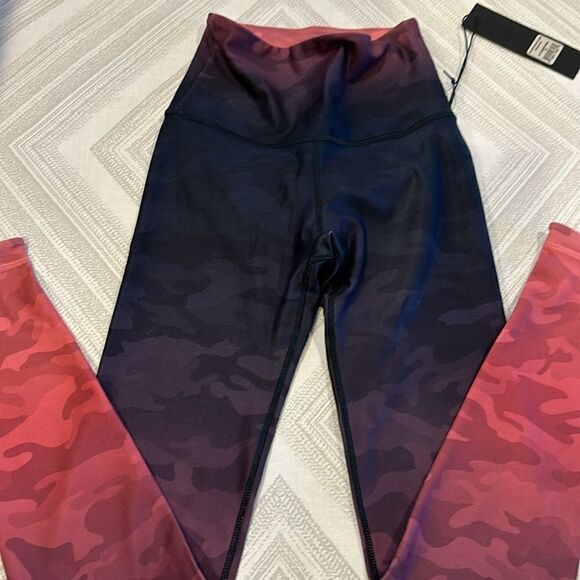 Wear it to Heart (WITH) High Waist Reversible Peach & Black Camouflage Leggings - Picture 2 of 7